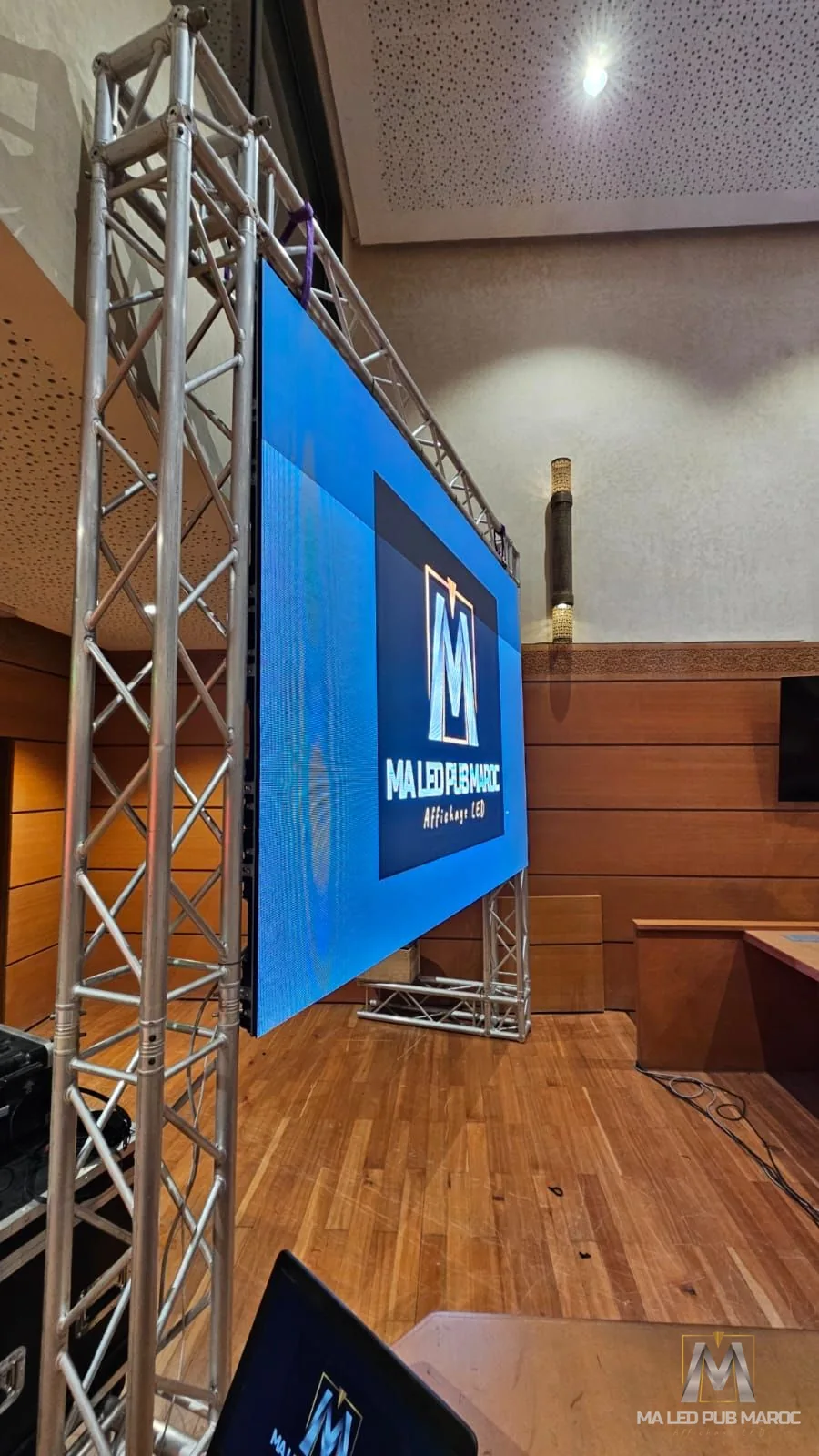 Mur LED Haute Définition sur Structure Truss - MA LED PUB