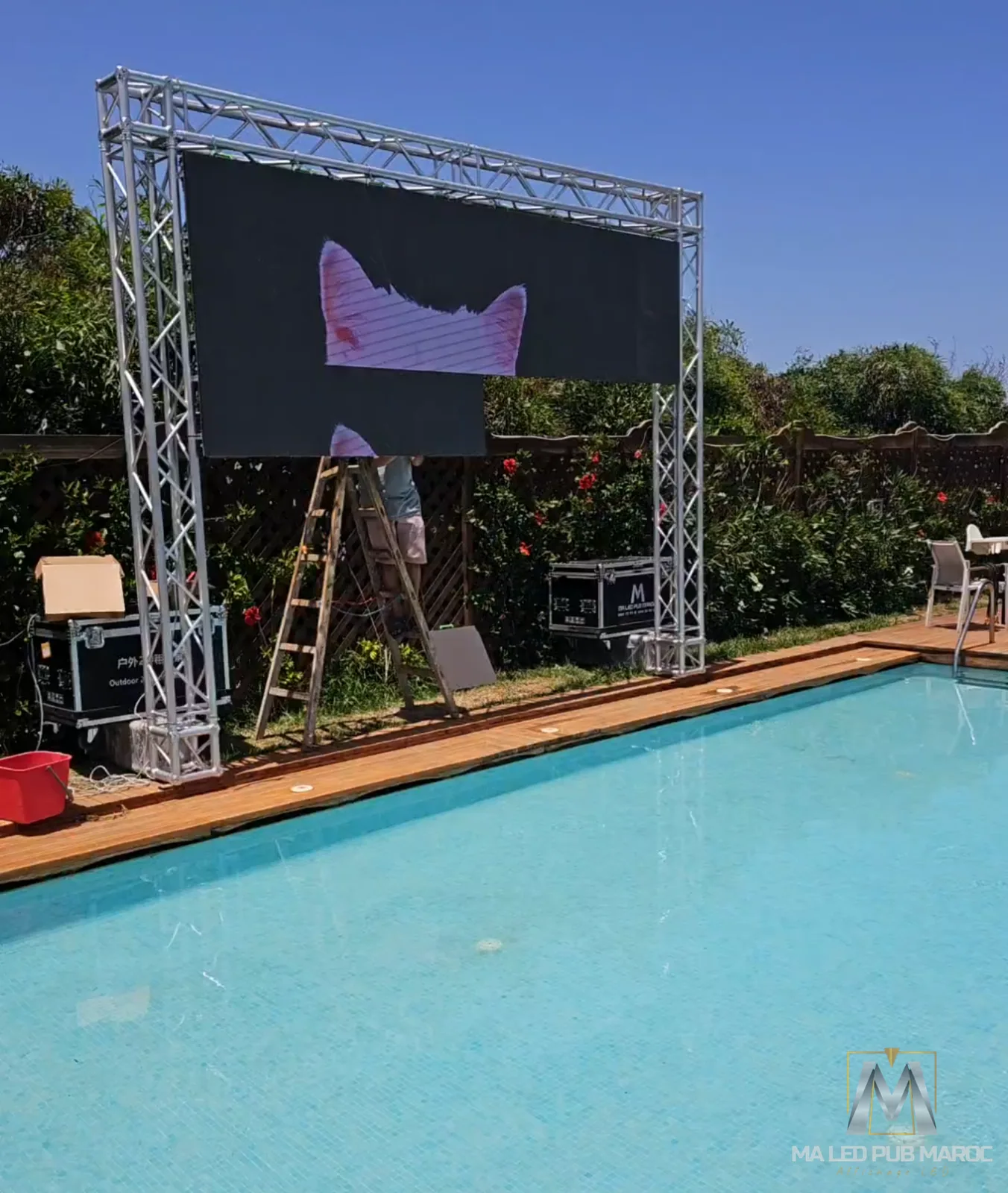 Écran Géant Plein Air & Soirée Piscine Outdoor - Resort & Club